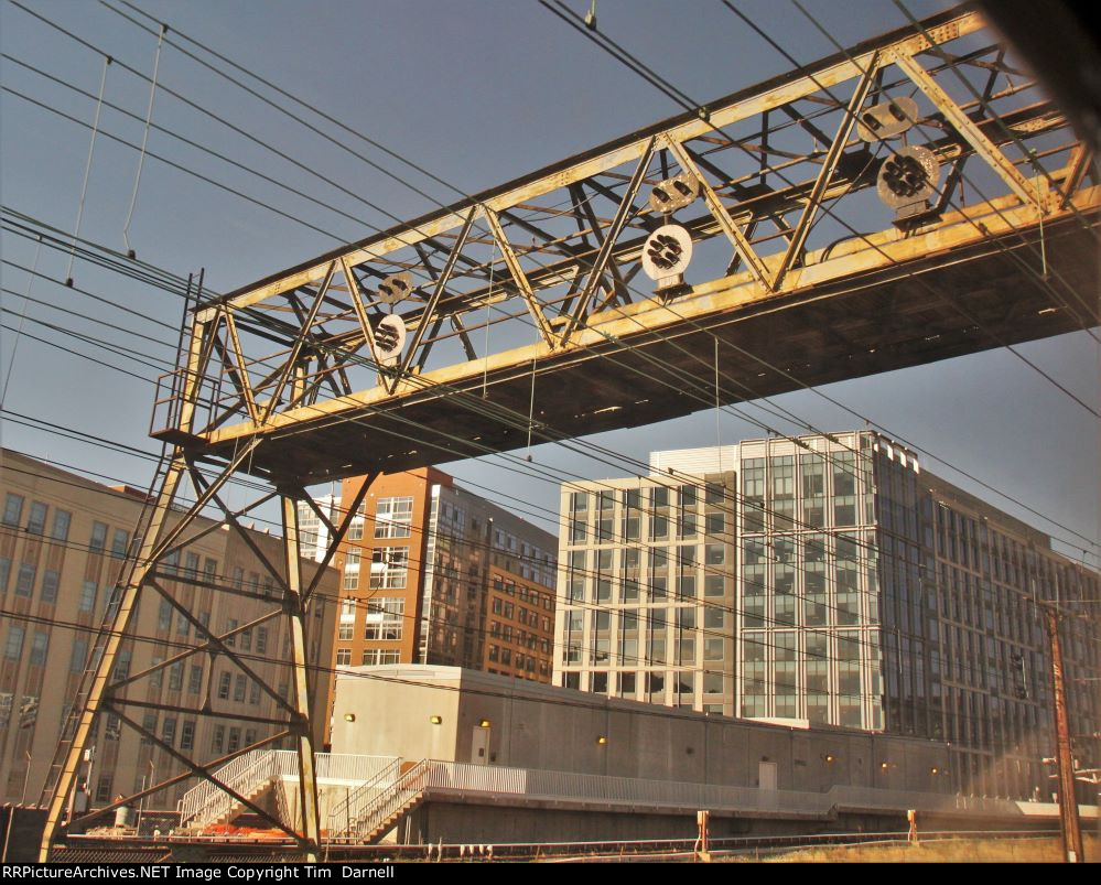 Signal bridge leaving the station